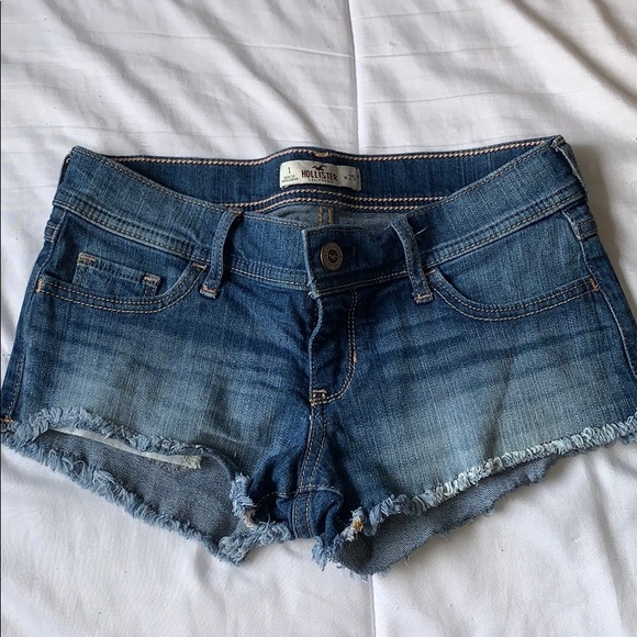 Hollister Pants - denim shorts